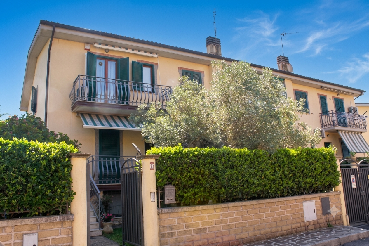 Villino a schiera con giardino in vendita Colle Barco
