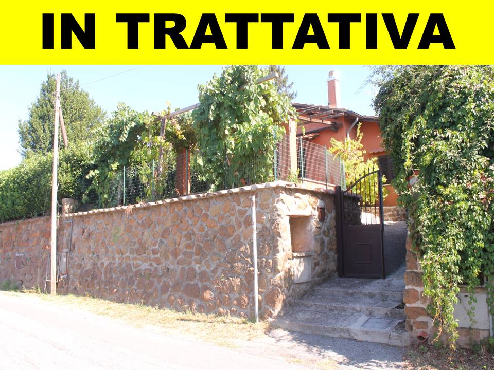 Villino indipendente con terreno in vendita Colle Barco